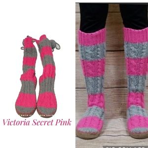 Nwt Victoria’s Secret Pink Mukluk Sweater Knit Boots M 7/8 super cute brand new